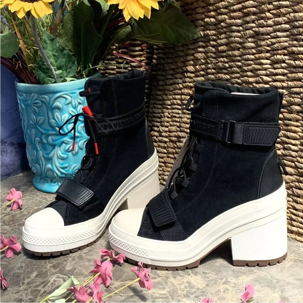 Converse black chucks